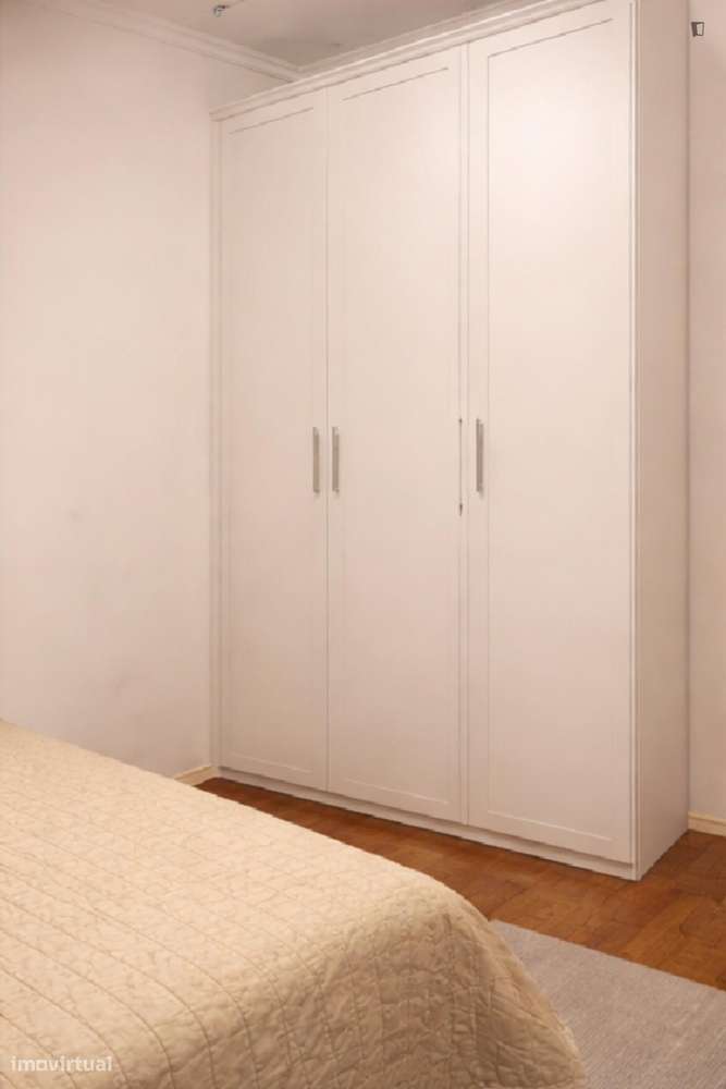 Quarto - localizado em Algés Lisbon - Grande imagem: 5/10