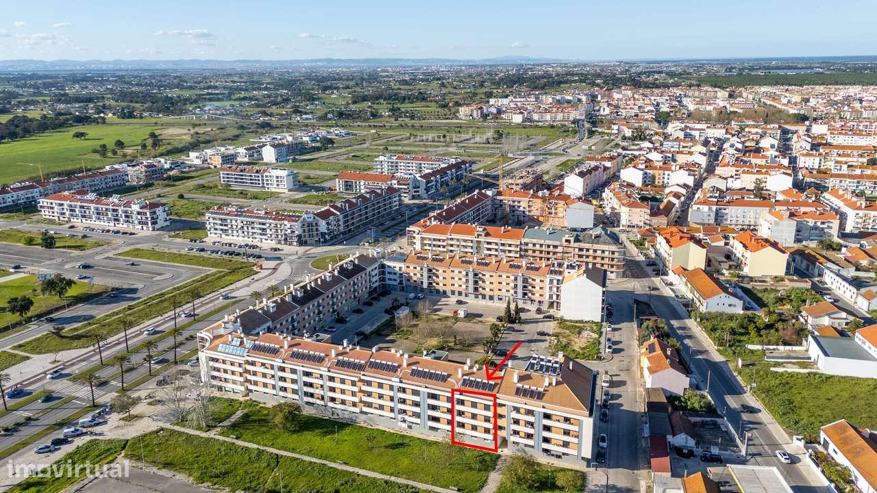 Apartamento T2 com parqueamento e arrecadação na Urbanização Val'Flore - Grande imagem: 2/30