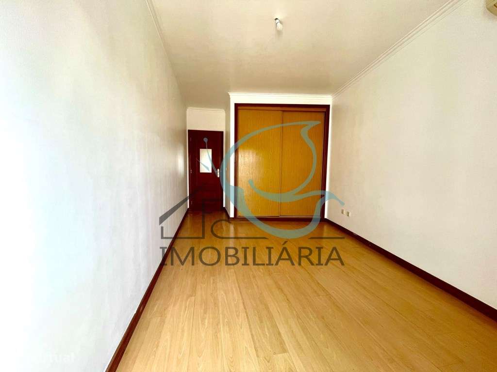 Excelente Apartamento T3 em Setúbal-11