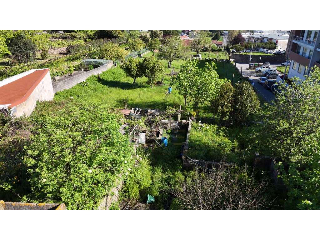 Terreno com PIP Aprovado (2.404m2 de construção)-9