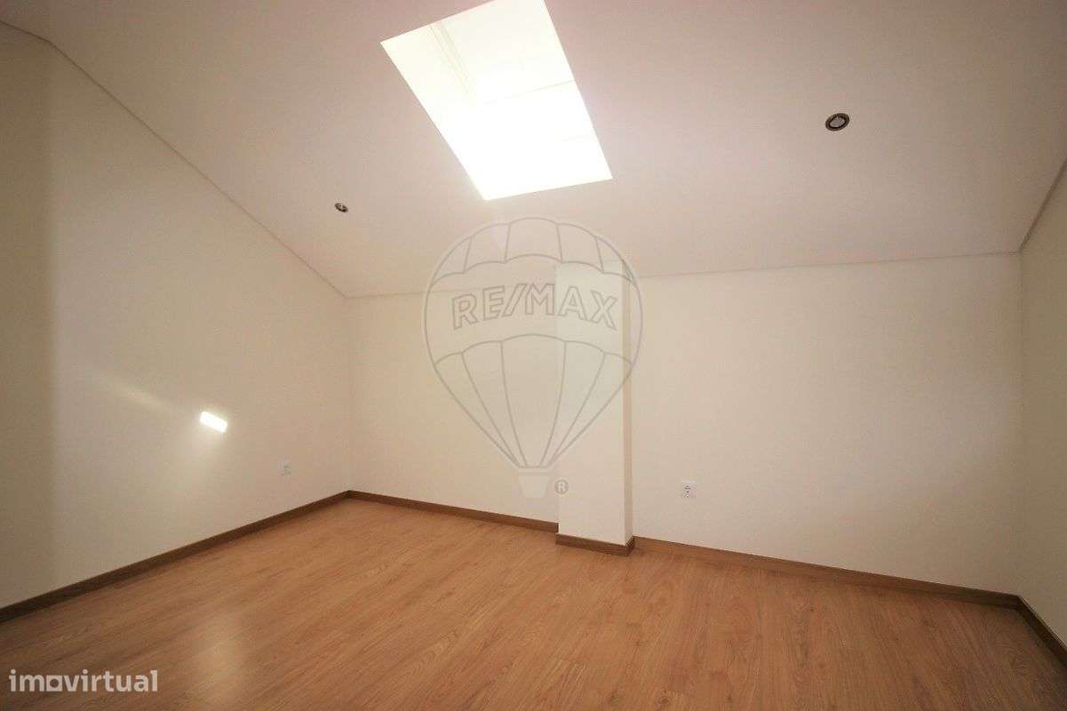 Apartamento T2 para arrendamento - Grande imagem: 4/11