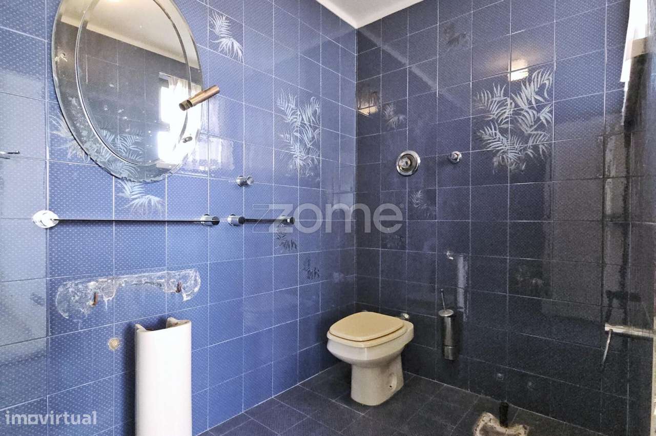 Moradia rara para Reabilitação – Vista Mar | São Pedro Estoril-18