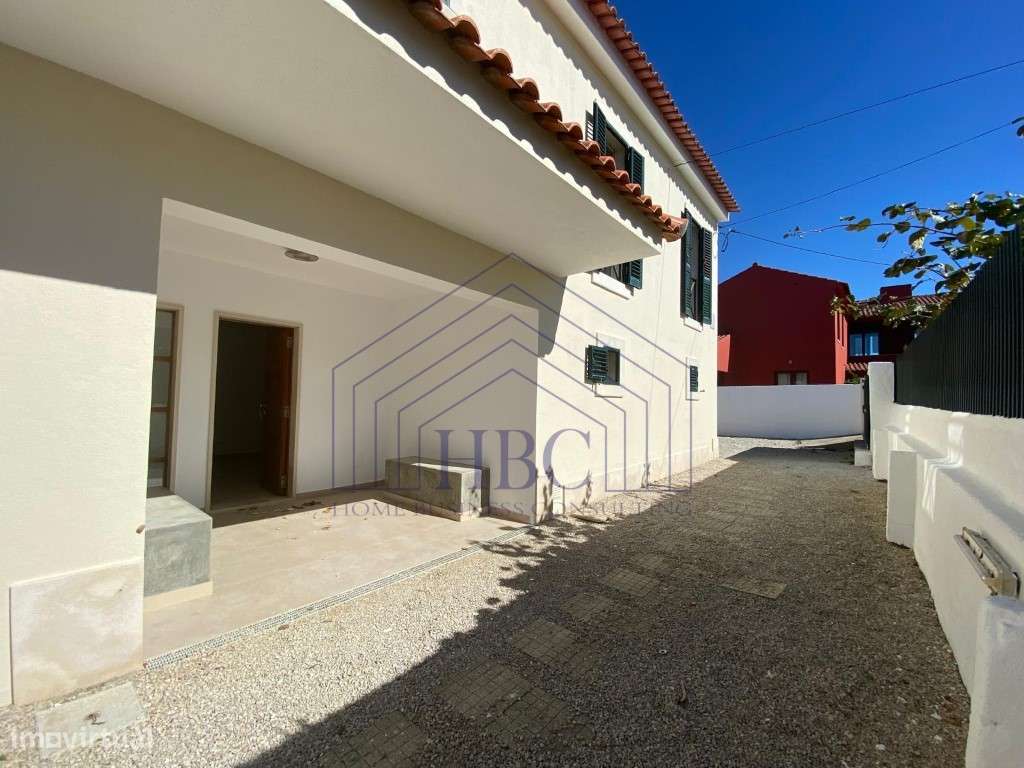 Moradia T4 com Amplo Jardim e Potencial de Remodelação em Alcabidec...-5