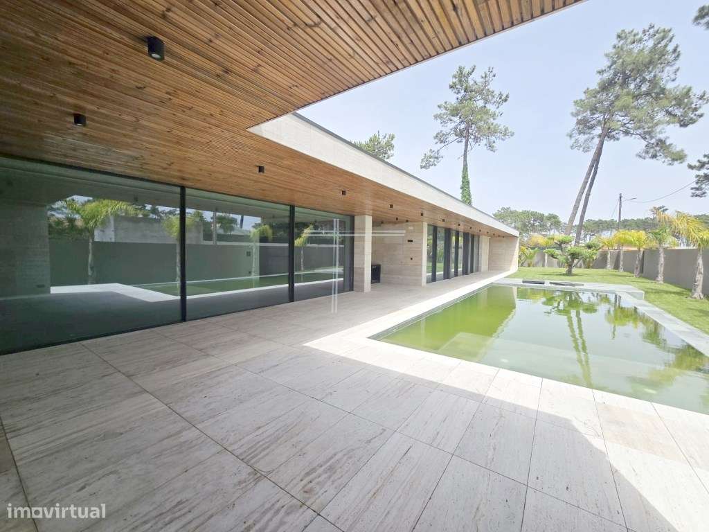 Moradia isolada T5, arquitetura contemporânea com piscina - Verdizela-15