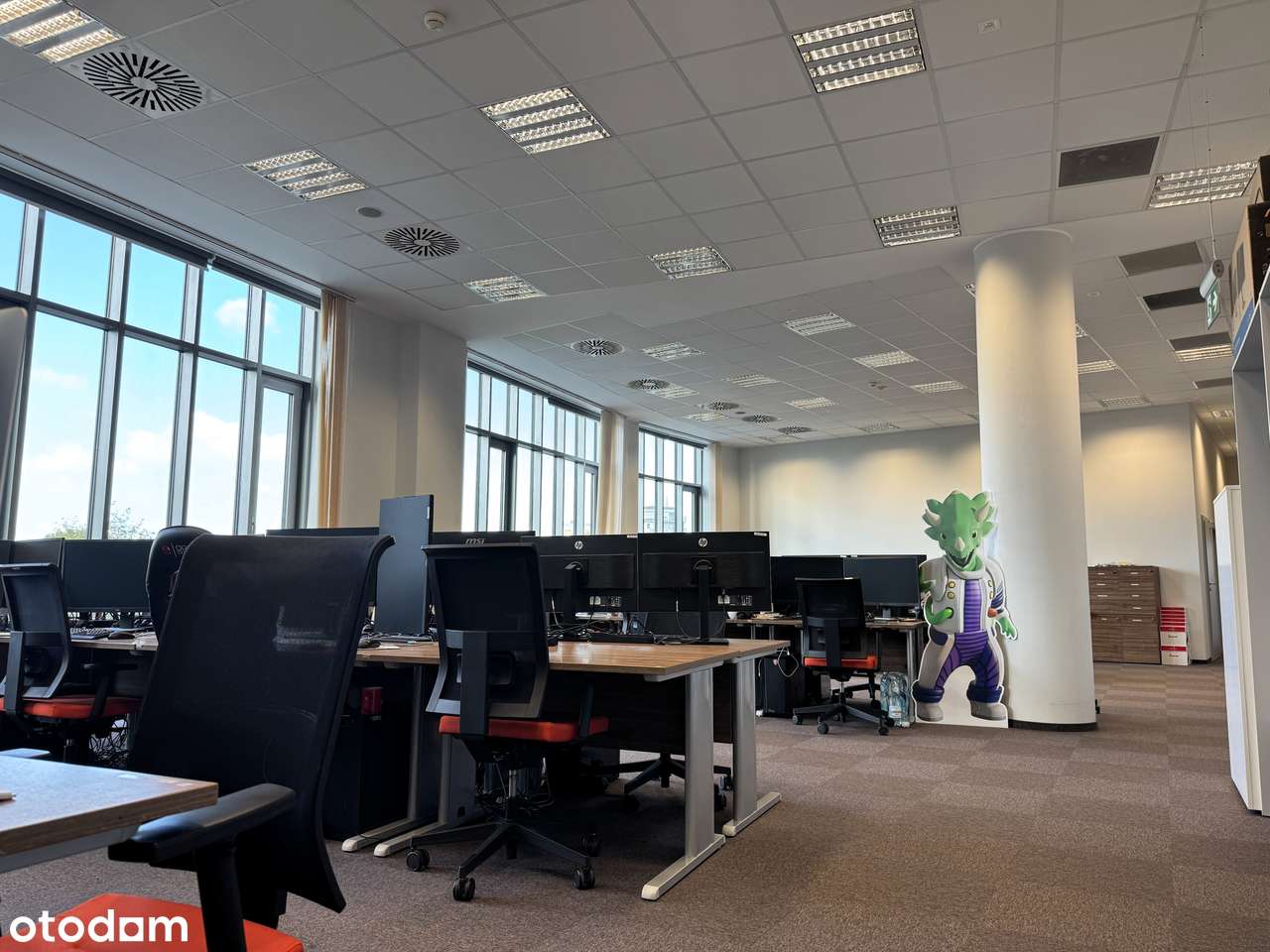 Biuro ok. 225 m² w Sky Tower z widokiem na miasto - Pełny obrazek: 2/11