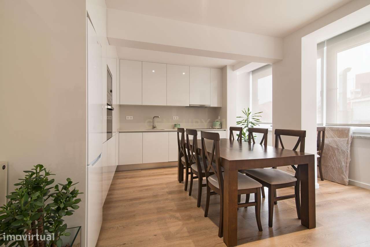 APARTAMENTO T3 DUPLEX | ENTRECAMPOS | LISBOA - Grande imagem: 5/40