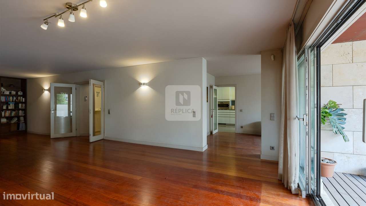 T4 Duplex na Foz do Douro com Terraço | Condomínio Privado - Grande imagem: 3/35