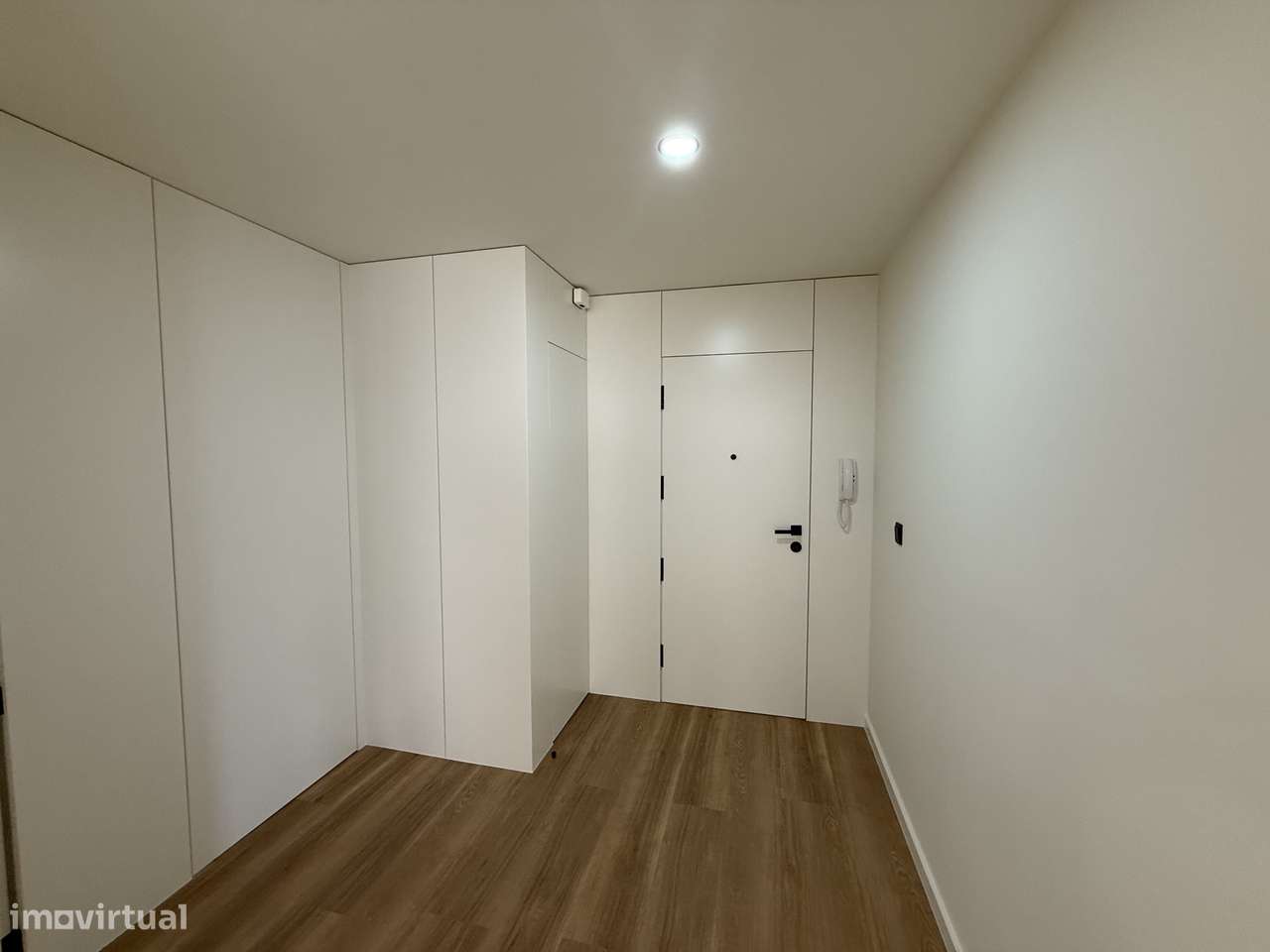Apartamento T 3  com boas áreas remodelado junto à praia-4