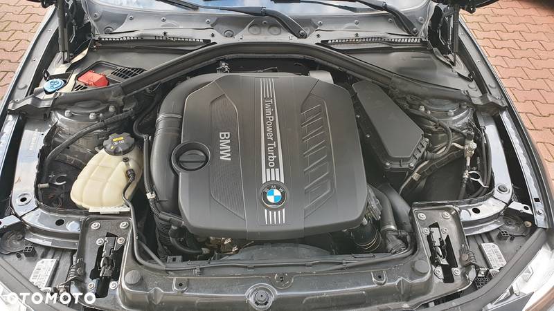 BMW Seria 3 335d Touring xDrive Edition M Sport Shadow - 24