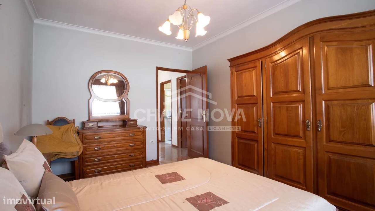 Moradia T3 C/ amplo terreno-21