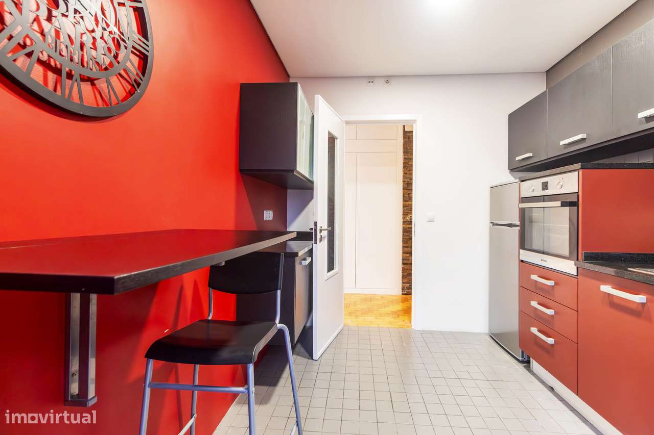 T2 Remodelado com Elegância no Coração de S João da Madeira-6