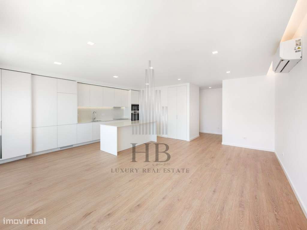 Apartamento T3 com varanda e vista Mar-9