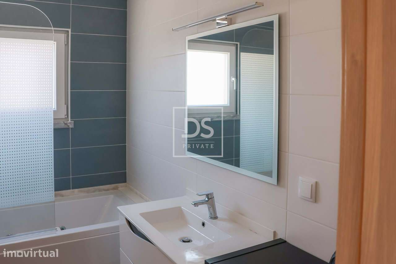Moradia Moderna  T3 em Condomínio  - Próxima da Praia de Santa Cruz-21