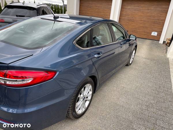 Ford Fusion - 15