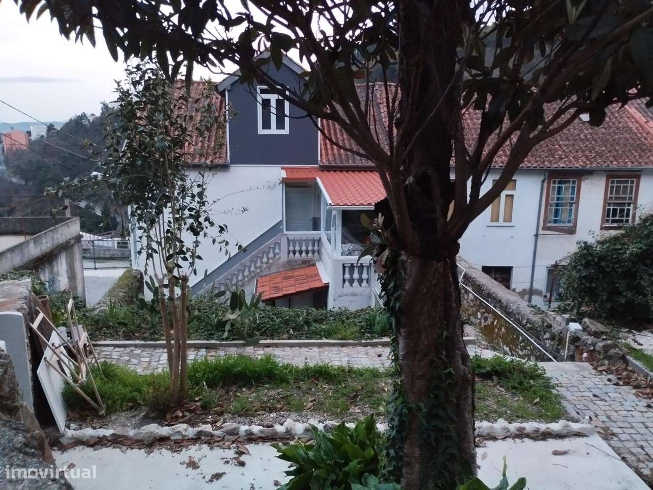 Edifício Junto ao polo das engenharias na covilhã-12