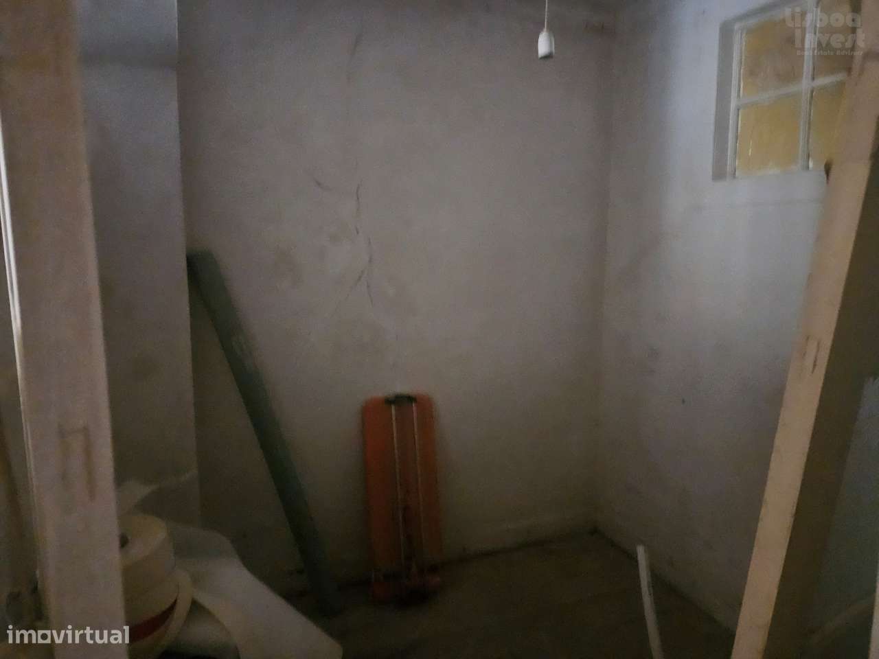 Vendo T2 para remodelação em predio totalmente remodelado-7