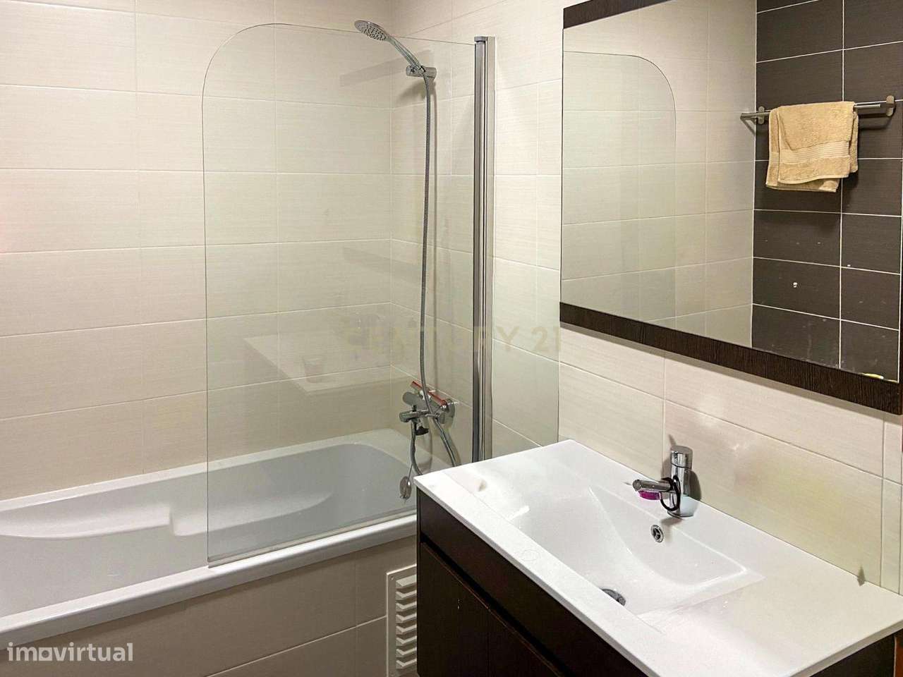 Apartamento T2 com Garagem em Localização Privilegiada - Grande imagem: 4/15