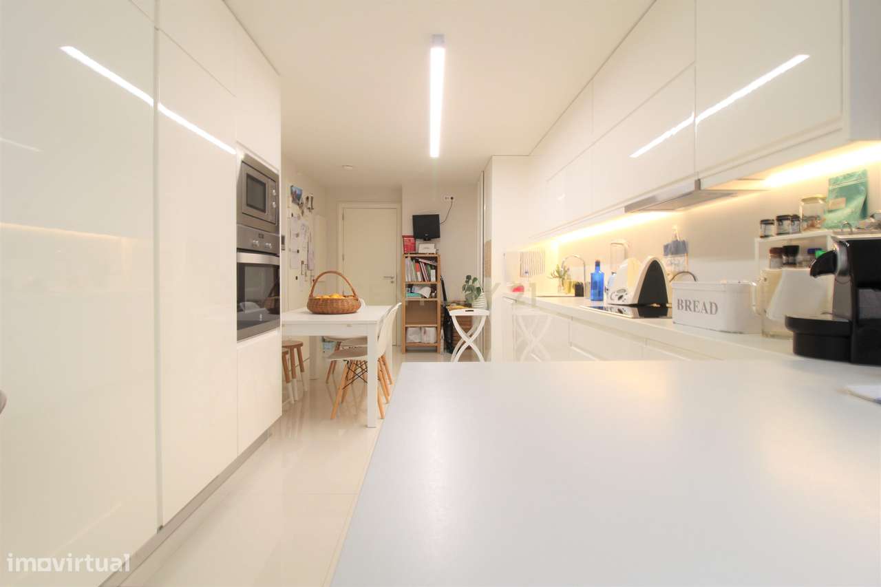 Luxuoso Apartamento T3 nas Torres das Amoreiras, Lisboa-3