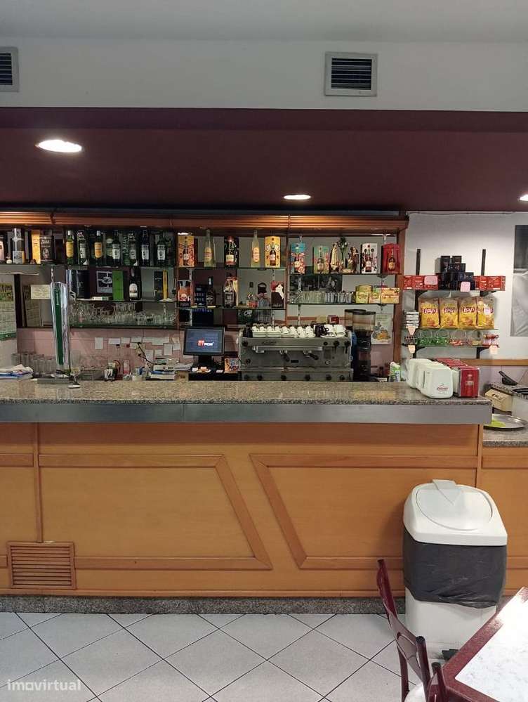 GRANDE OPORTUNIDADE ! TRESPASE DE CAFE EM GAIA-33