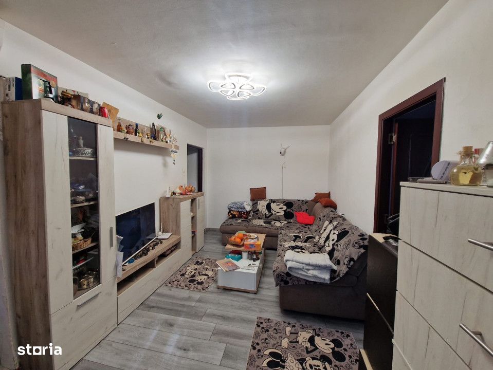 Apartament cu 2 camere , etaj 1