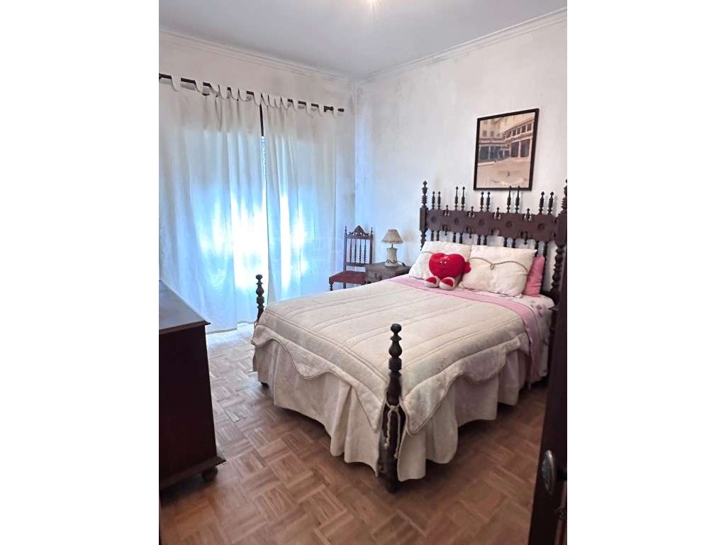 Apartamento T3 - Póvoa Sta. Iria-18