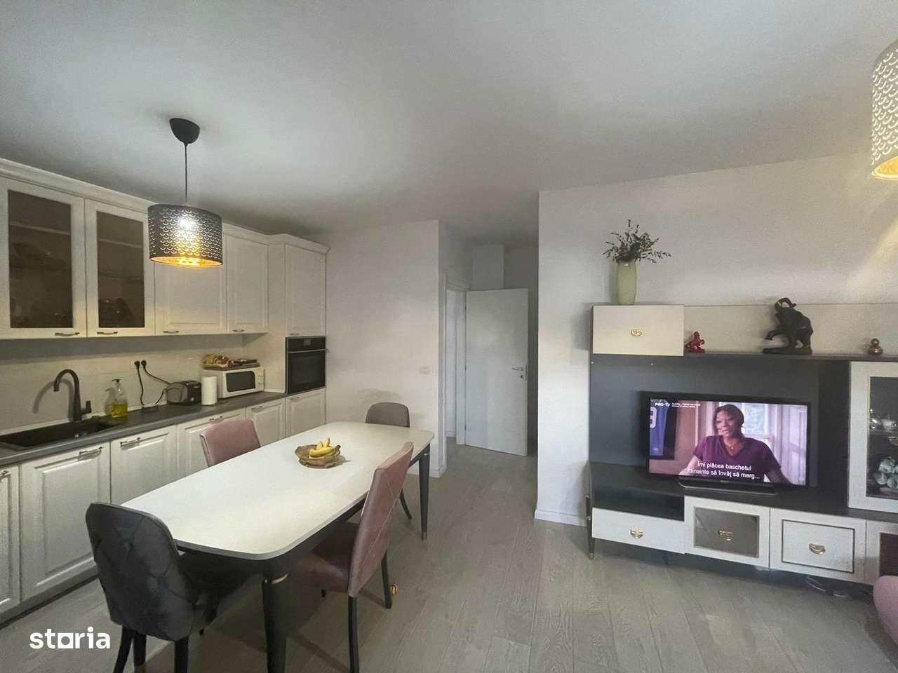 Apartament cu 4 camere in zona de Nord-4