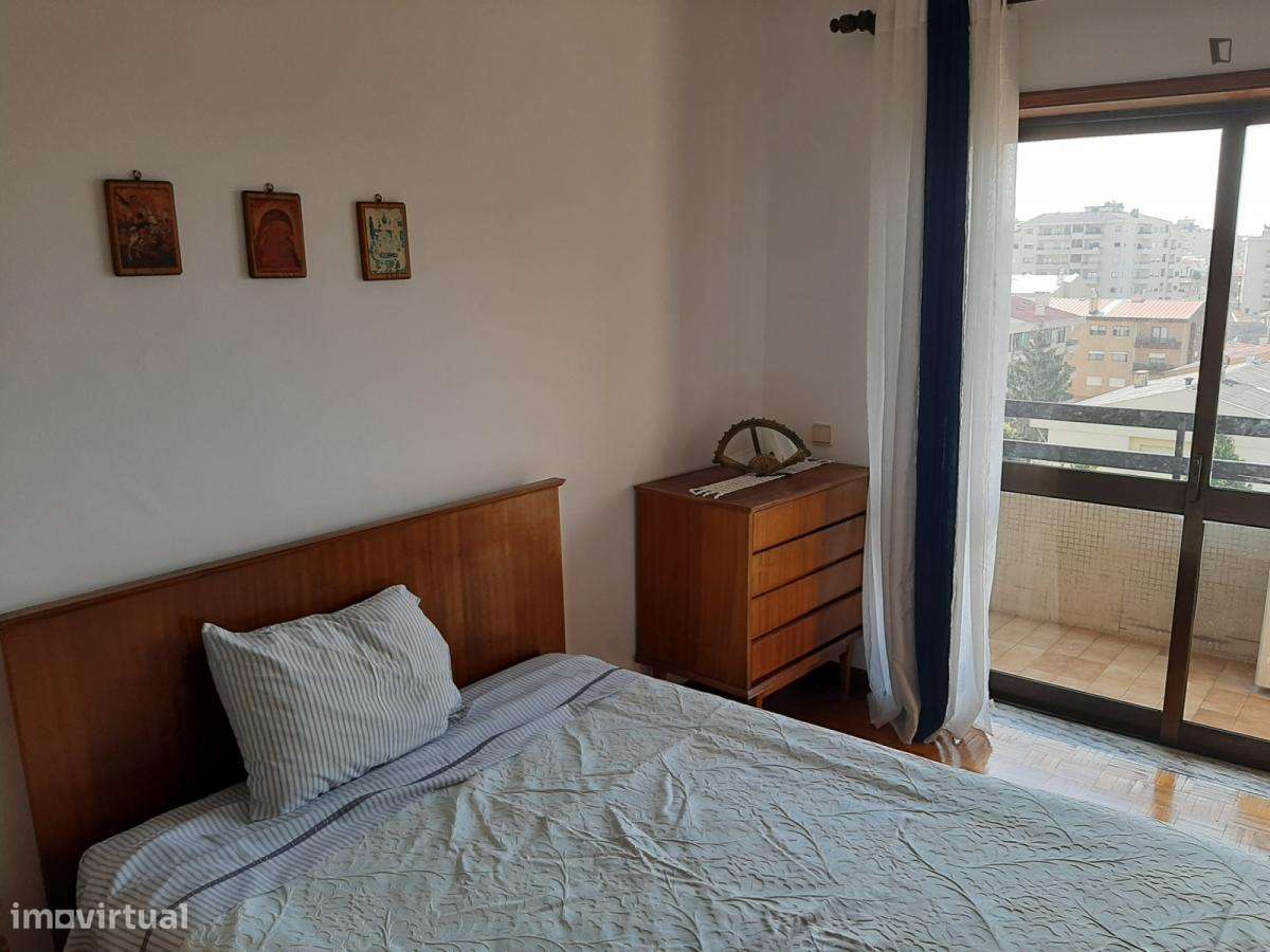 Quarto - localizado em Rio Tinto Porto - Grande imagem: 5/10
