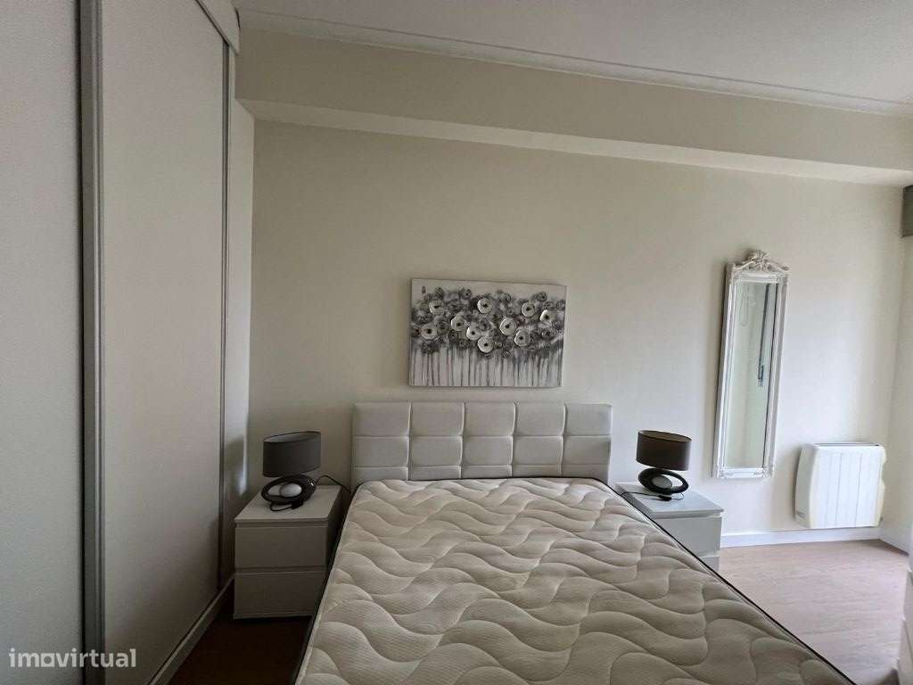 T1 Porto Centro Rua da Alegria Metro Marquês Remodelado e Equipado-23