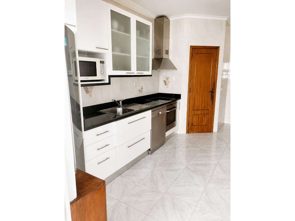 Apartamento T3 com garagem em Canidelo-4