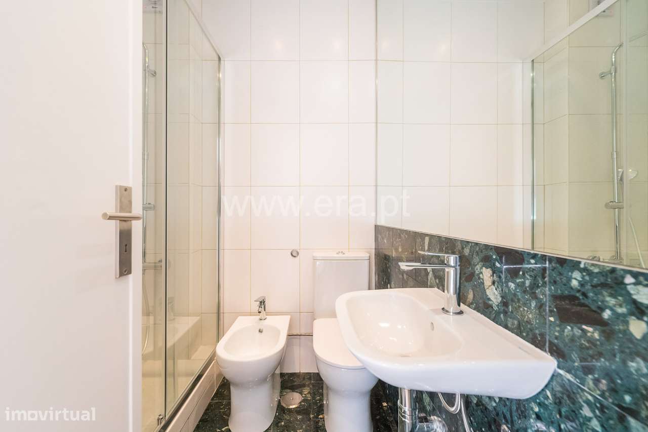 T2 Totalmente Remodelado a 5 Minutos do Metro — Odivelas-17