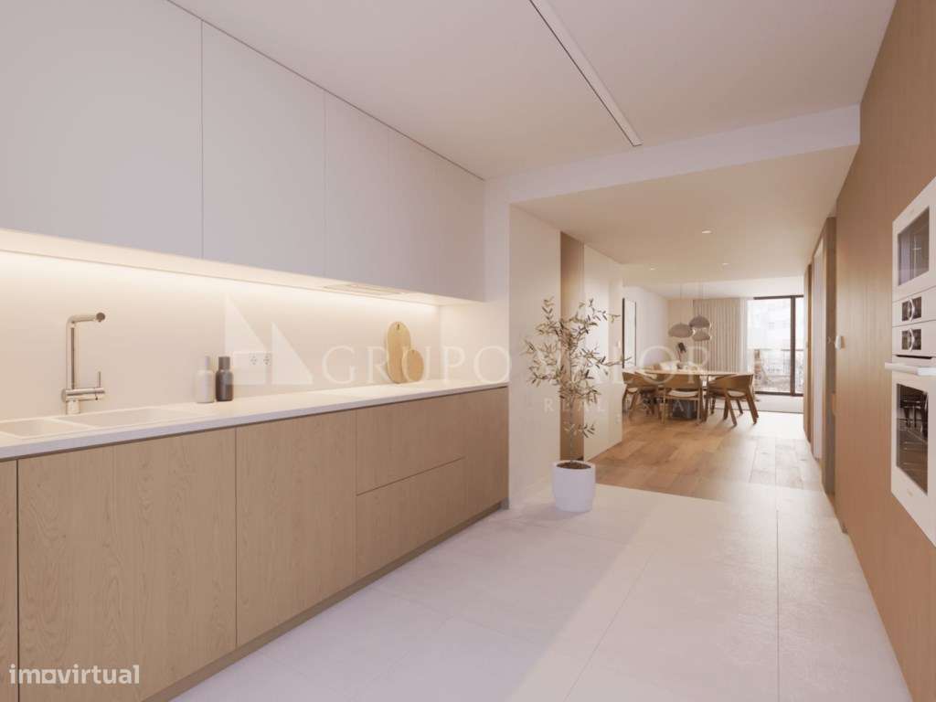 Apartamento T2 com Garagem e Arrecadação | Campo Pequeno-6