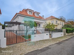 Chalet no centro de Carcavelos