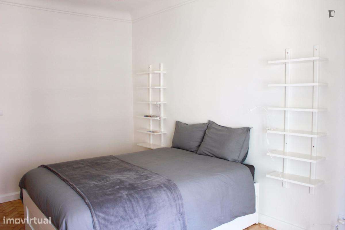 Quarto - localizado em Roma-Areeiro Lisbon - Grande imagem: 4/10