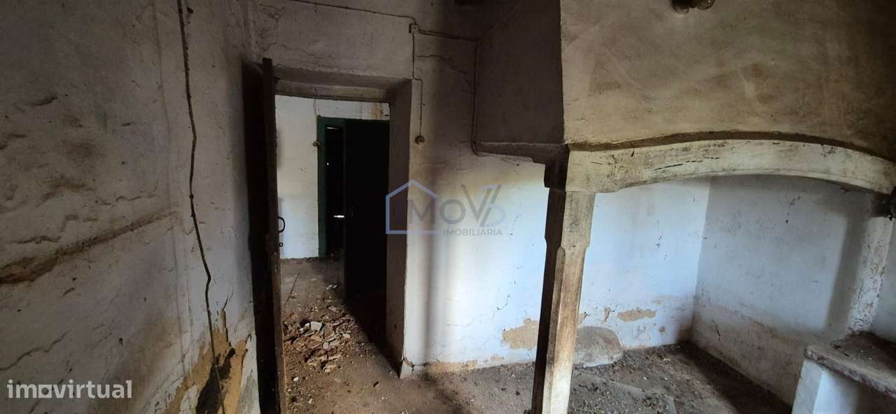 Moradia T2 para Recuperar com Terreno de 4.080 m² | Ferreira do Zêzere-13