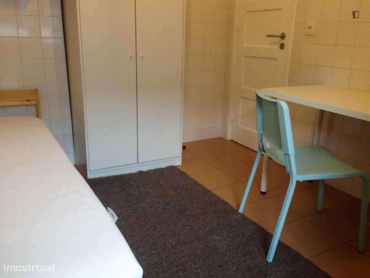 Quarto - localizado em Olaias Lisbon - Grande imagem: 5/10