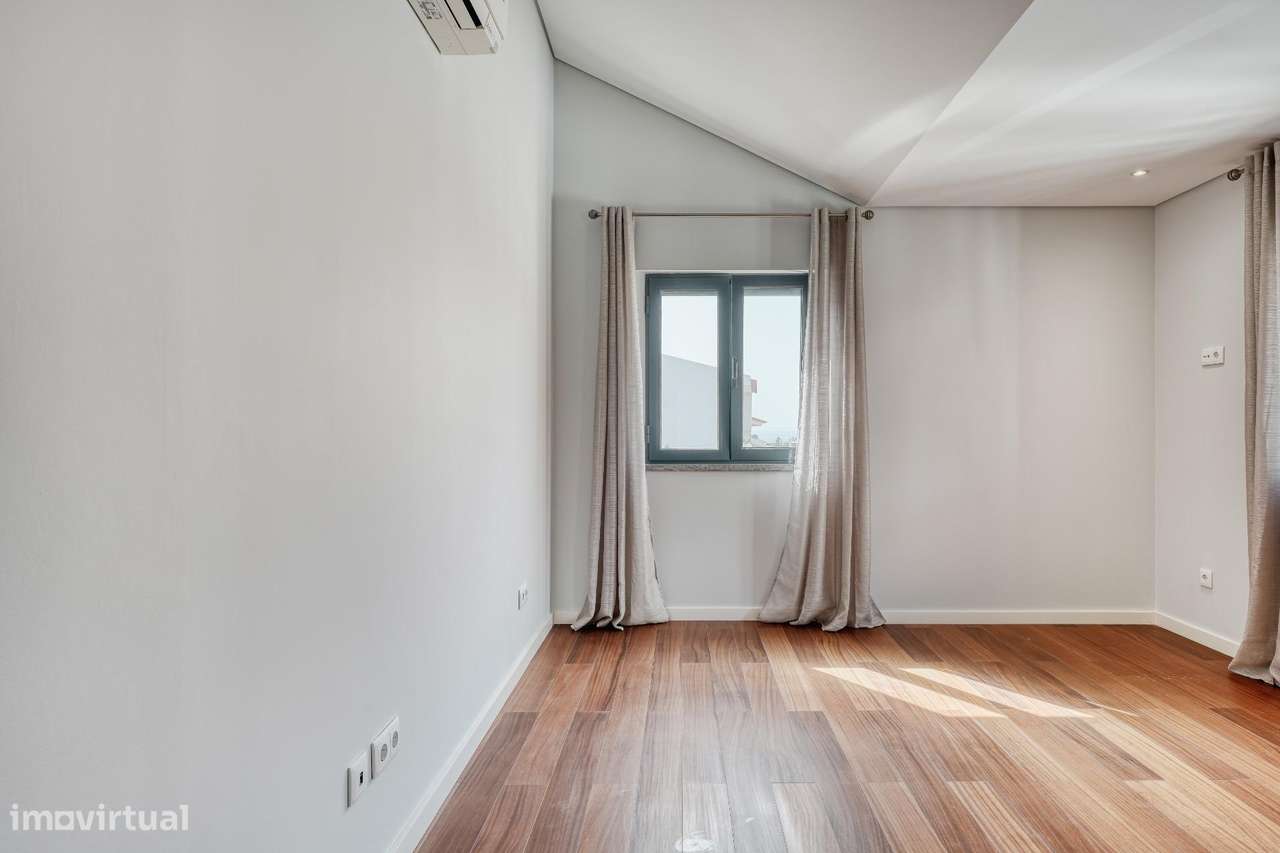 Apartamento de Luxo no Coração de Cascais | Rooftop com Vista Mar-23
