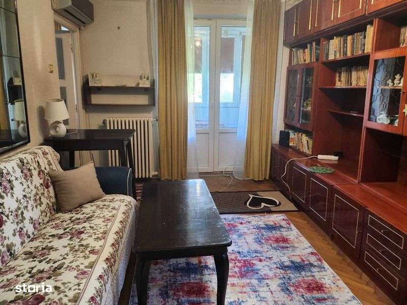 Vand apartament 3 camere zona 1Mai