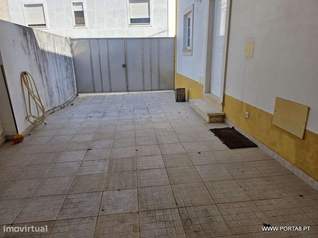 Moradia T3 Independente com Pátio  — Vila Nova, Miranda do Corvo-18