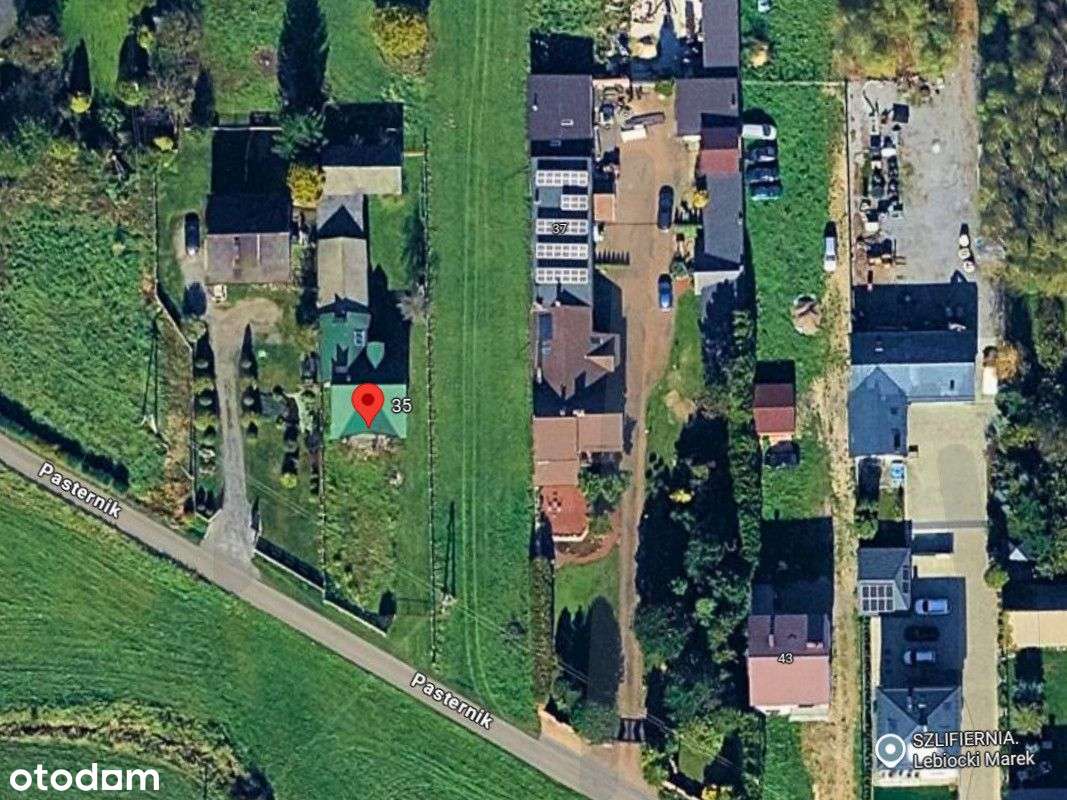 Dom z potencjałem i ogromną działką!-4