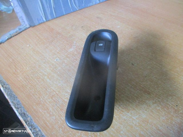 Interruptor 8200356517B RENAULT TWINGO 2 2013 1.2I 75CV 3P VERMELHO Vidro Fd - 5