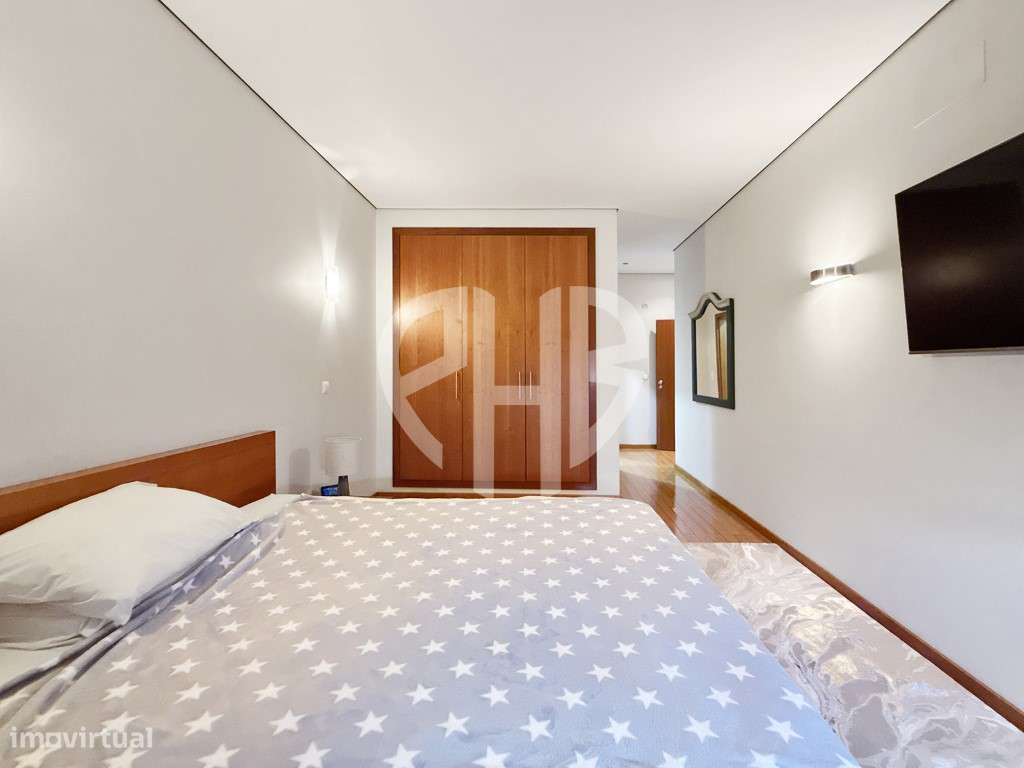 Apartamento T3+1 Duplex C/Terraço 250m2 // Condominio-27