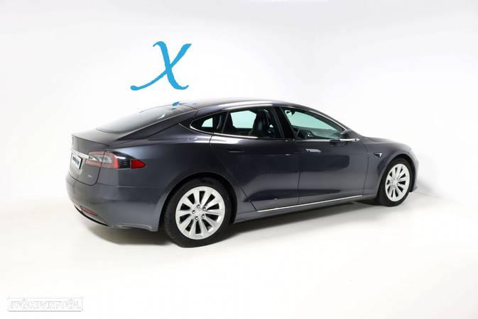 Tesla Model S - 4