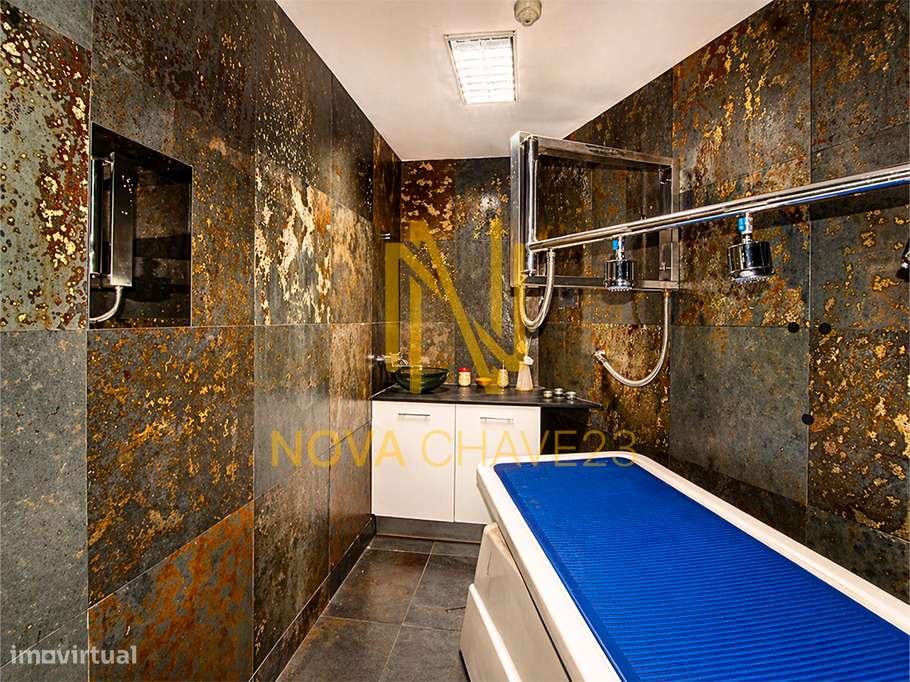 Oportunidade Única na Parede - Loja convertida em Habitação - Ap. T2-21