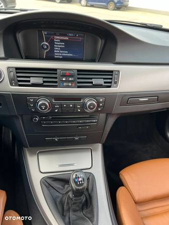 BMW Seria 3 320d - 29