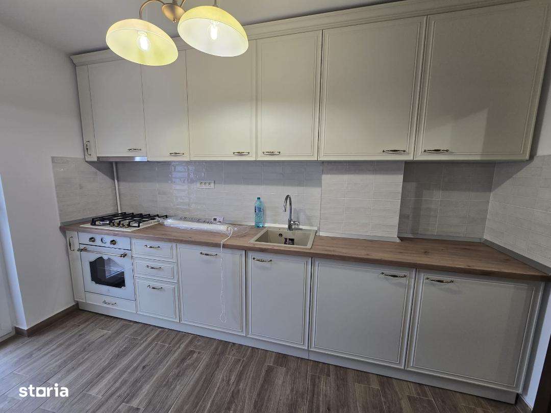 De vanzare Apartament 4 camere, zona Tolstoi. - Imagine principală: 5/14