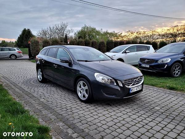 Volvo V60 D2 Momentum - 2