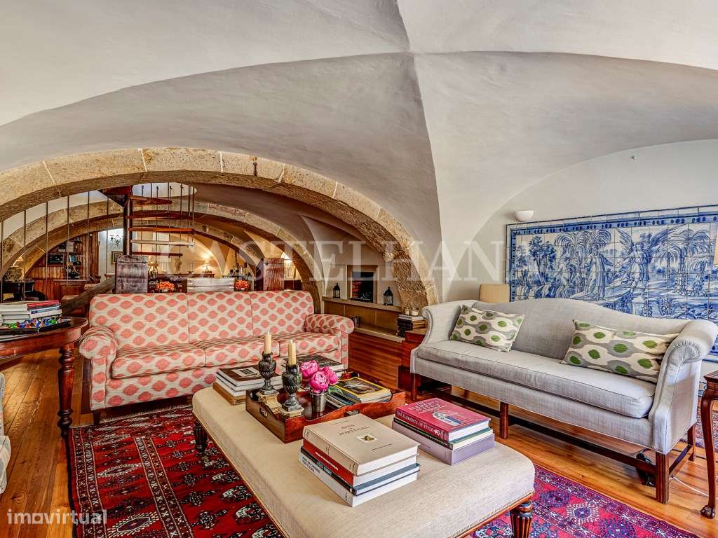 Apartamento T3 duplex, com pátio, junto à Sé de Lisboa - Grande imagem: 5/44