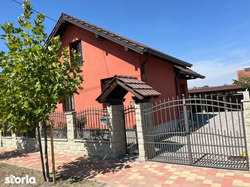Vând casa amplasata in zona centrala a orasului Sannicolau Mare, const