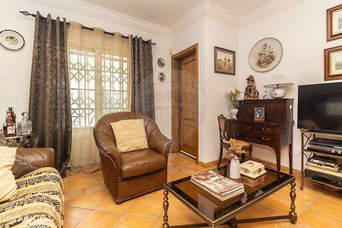 Moradia T4 para venda-16