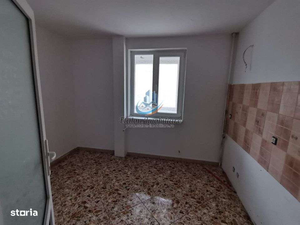 Ap. 3 camere semidecomandat, etaj 2, Piata Darmanesti - Imagine principală: 5/7